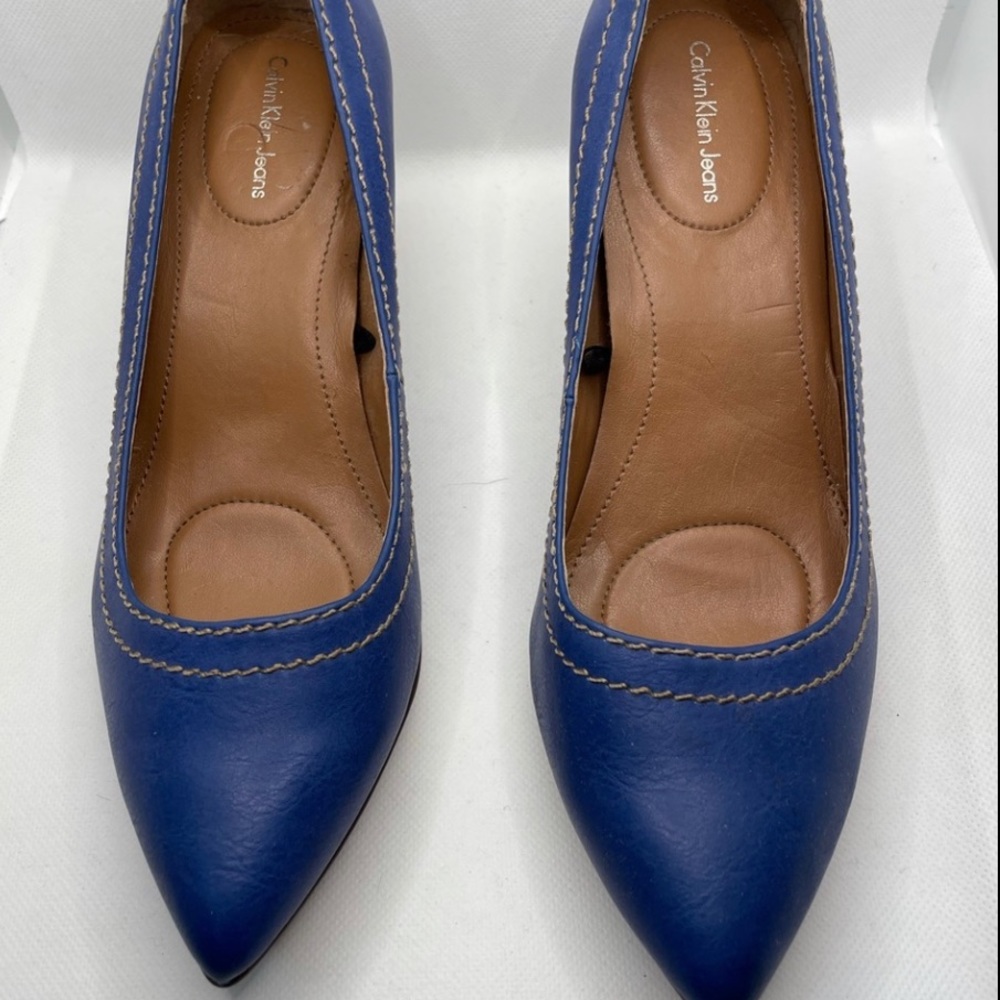 Calvin Klein blue Jean kitten heels pump